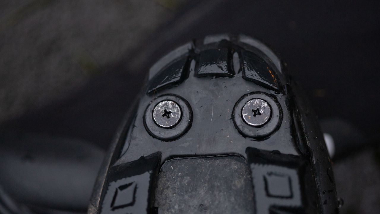 Giro Blaze winter cycling boots outsole stud blanks