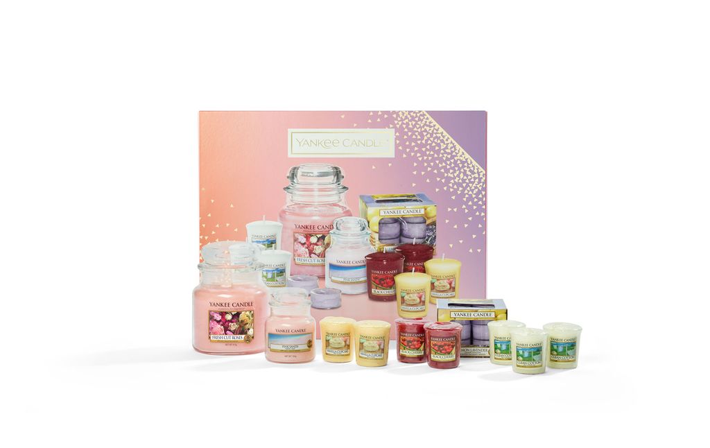 Boots have slashed the price of this HUGE Yankee candle gift set GoodtoKnow