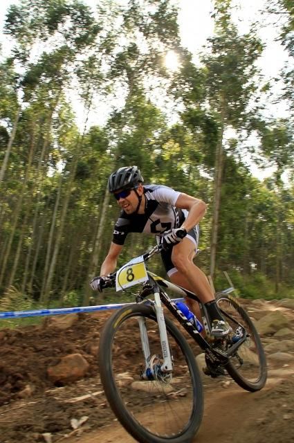 Philip Buys (Scott) showed his phenomenal turn to form for cross country racing when he won the Pro-elite race by almost a minute at round 2 of the Cycling SA-MTB National Cup Series in Pietermaritzburg