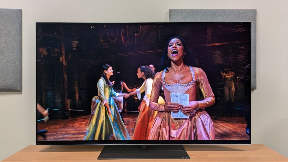 Hamilton 4K blu-ray on lg g6 showing Amanda Schuyler doing solo