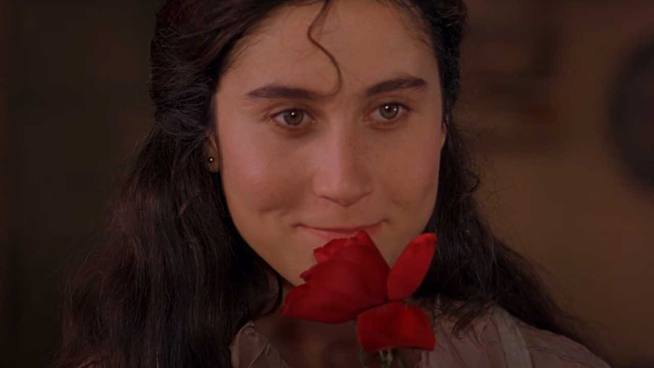 Lumi Cavazos in Like Water for Chocolate