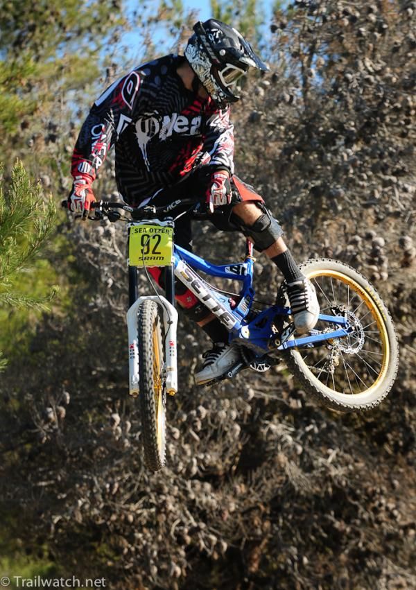 Aaron Hodgkin (Oneils) adds some style to the race