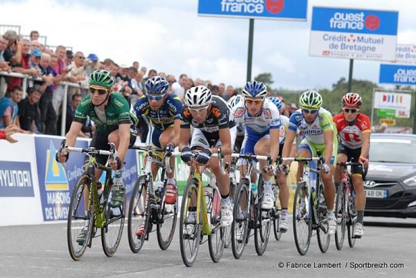 S&eacute;bastien Duret (Bretagne - Schuller) and Cyril Gautier (Team Europcar)