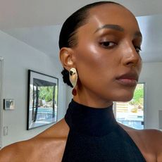Slicked back bun hairstyle @jastookes