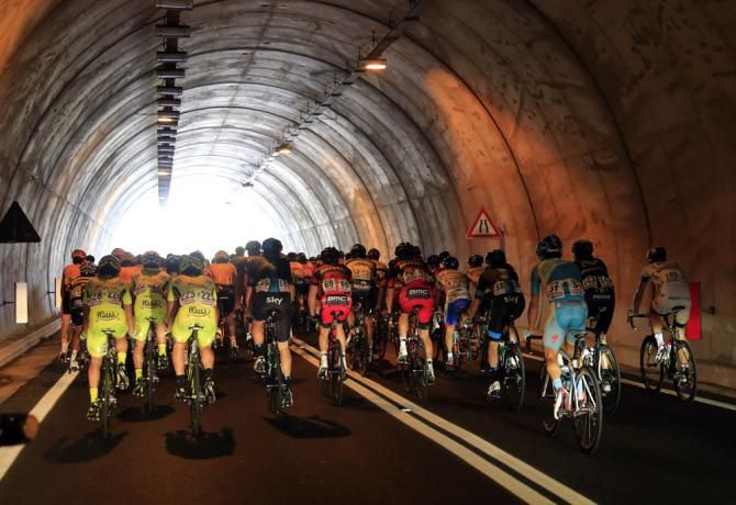 Tunnel time for the Giro d'Italia peloton.