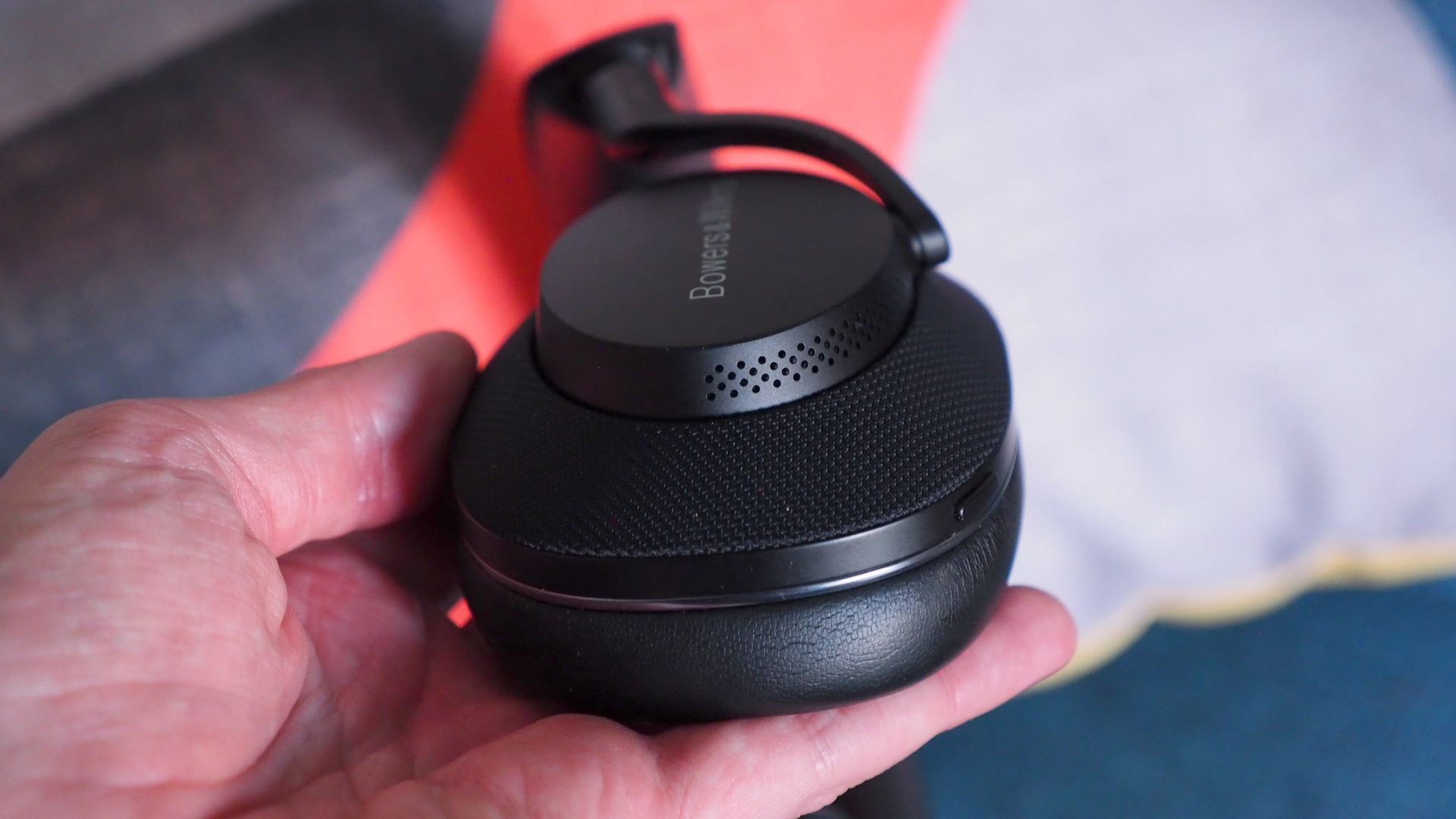 Bowers & Wilkins Px7 S2e review