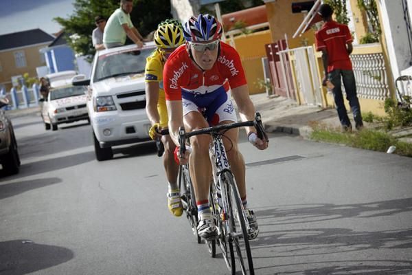 Dutch national champion Koos Moerenhout leads the winning break.