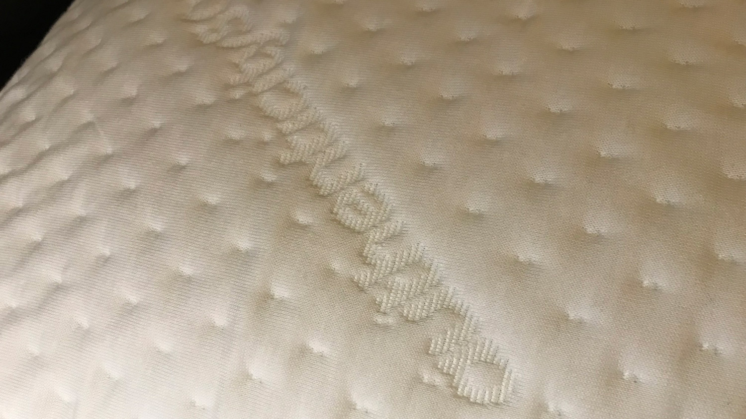 Detalhe da capa da almofada Authenticity50 Custom Comfort