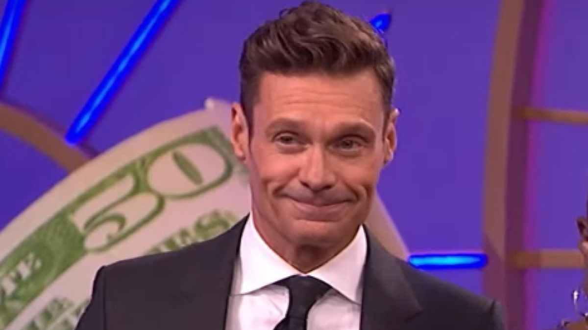 Ryan Seacrest looks disappointed after a contestant failed to solve the Bonus Round puzzle on Season 42.