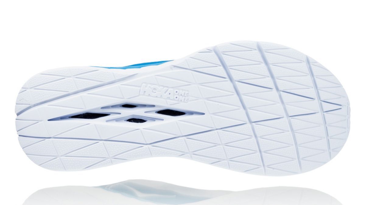 hoka-one-one-carbon-x-4