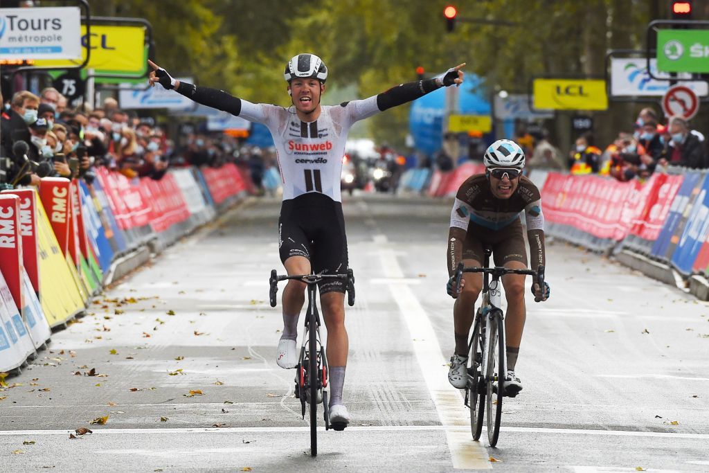 Casper Pedersen (Sunweb) wins Paris-Tours 2020