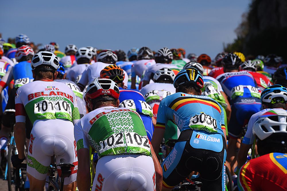 The peloton climb during the men's road race - 2016 Rio Olympic Games