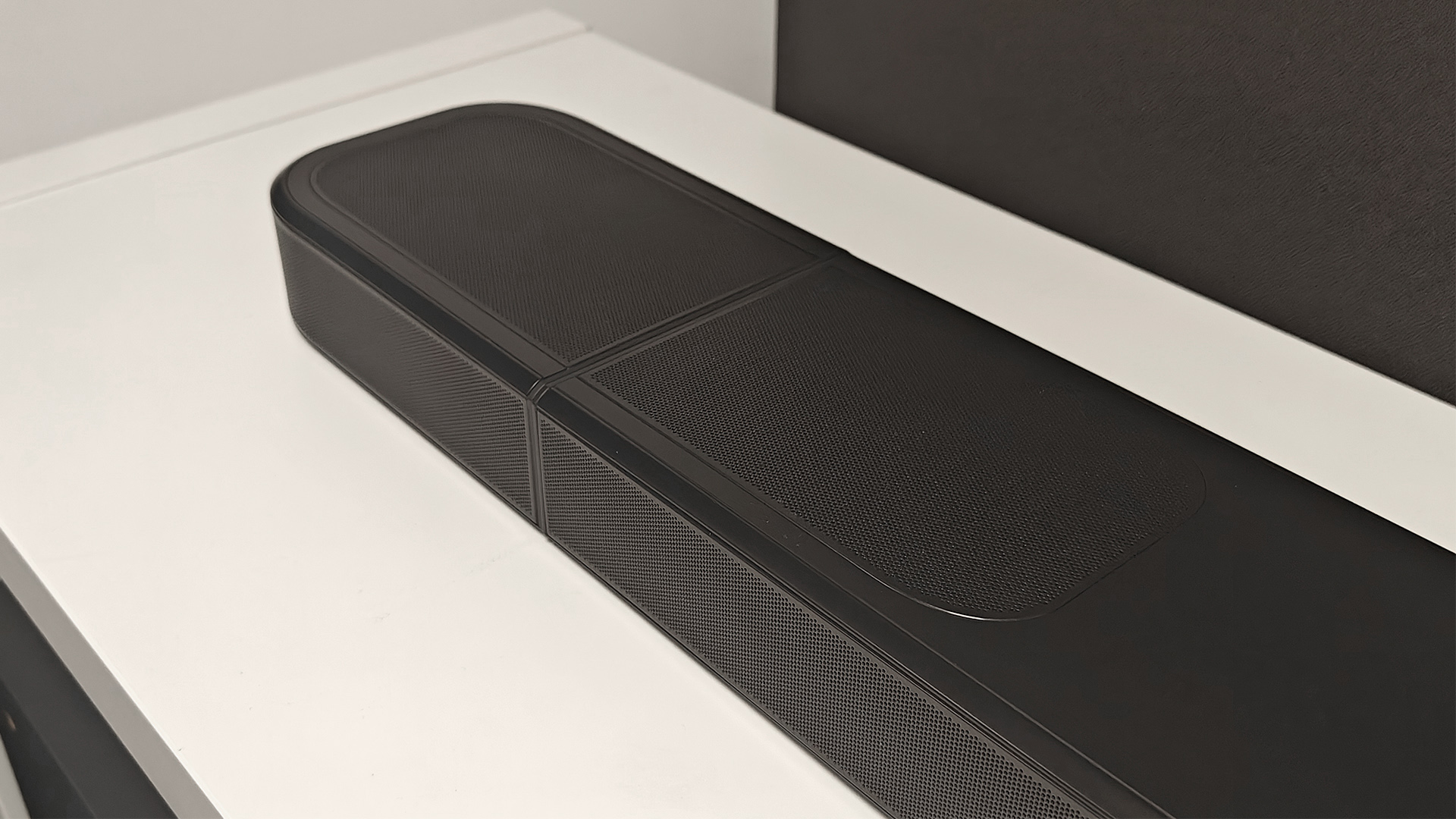 JBL Bar 1000MK2 soundbar system detail of soundbar