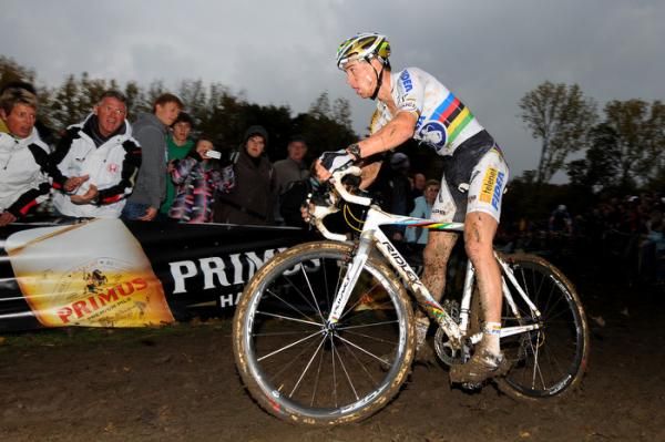 World champion Zdenek Stybar (Telenet - Fidea) puts a foot down as he rounds a corner.