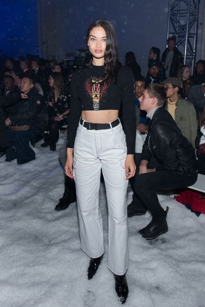 Fashion show, Clothing, Fashion, Fashion model, Runway, Jeans, Crop top, Waist, Event, Footwear,