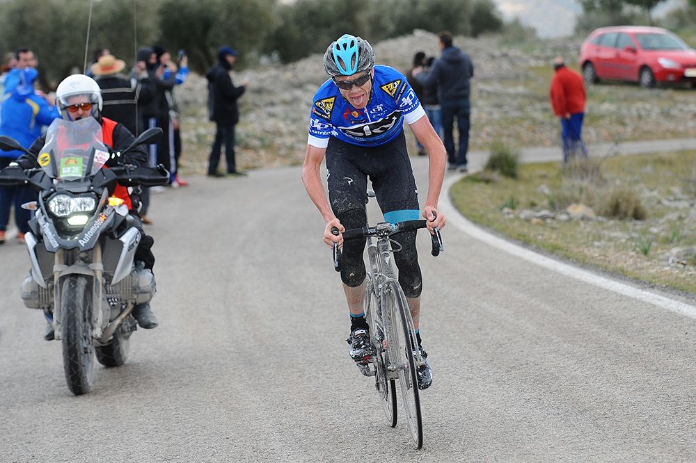 Chris Froome (Sky) solos to victory atop the Allanadas.