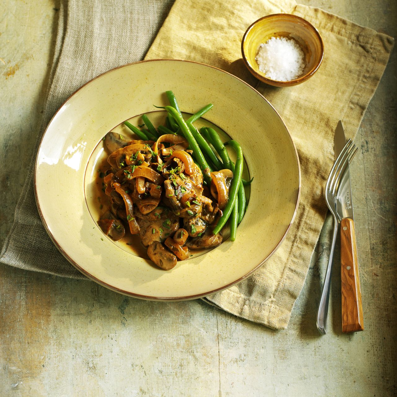 Pork tenderloin with mushrooms, cream and cider