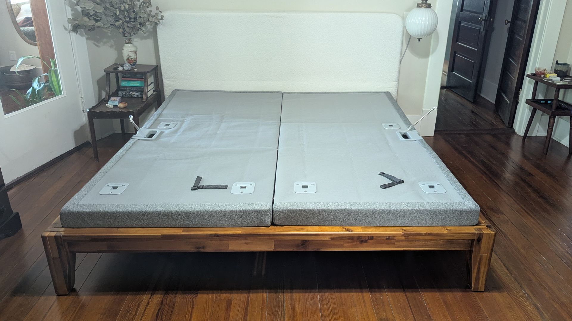The image shows the Sleep Number i8 mattress during testing