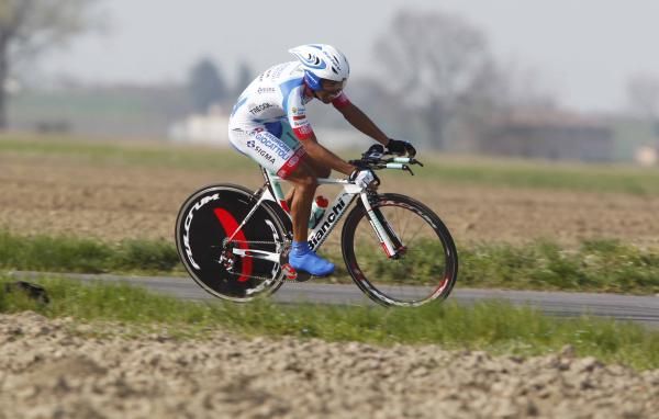 Jackson Rodriguez (Androni Giocattoli) powers along the course.