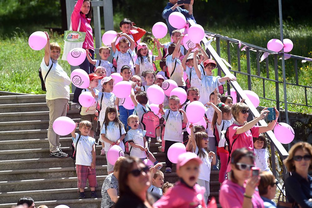 Young fans along the route of stage 17.