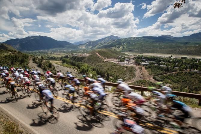 Riders descend back towards the finish in Aspen.