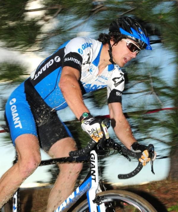 Adam Craig (Team Giant) was turning himself inside out to catch the cyclocrossworld riders