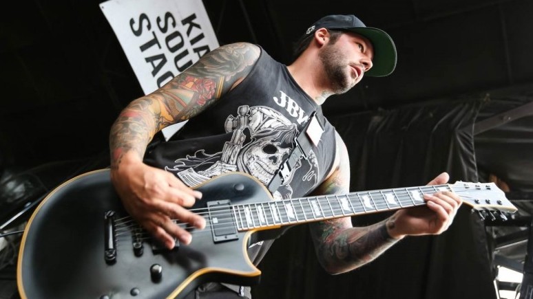 Zach Johnson performing with The Ghost Inside at Vans Warped Tour, 2014