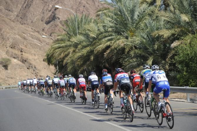 The peloton on stage 4 of Tour of Oman