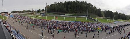 This is what 5400 racers look like when lined up for the start of a marathon in Estonia