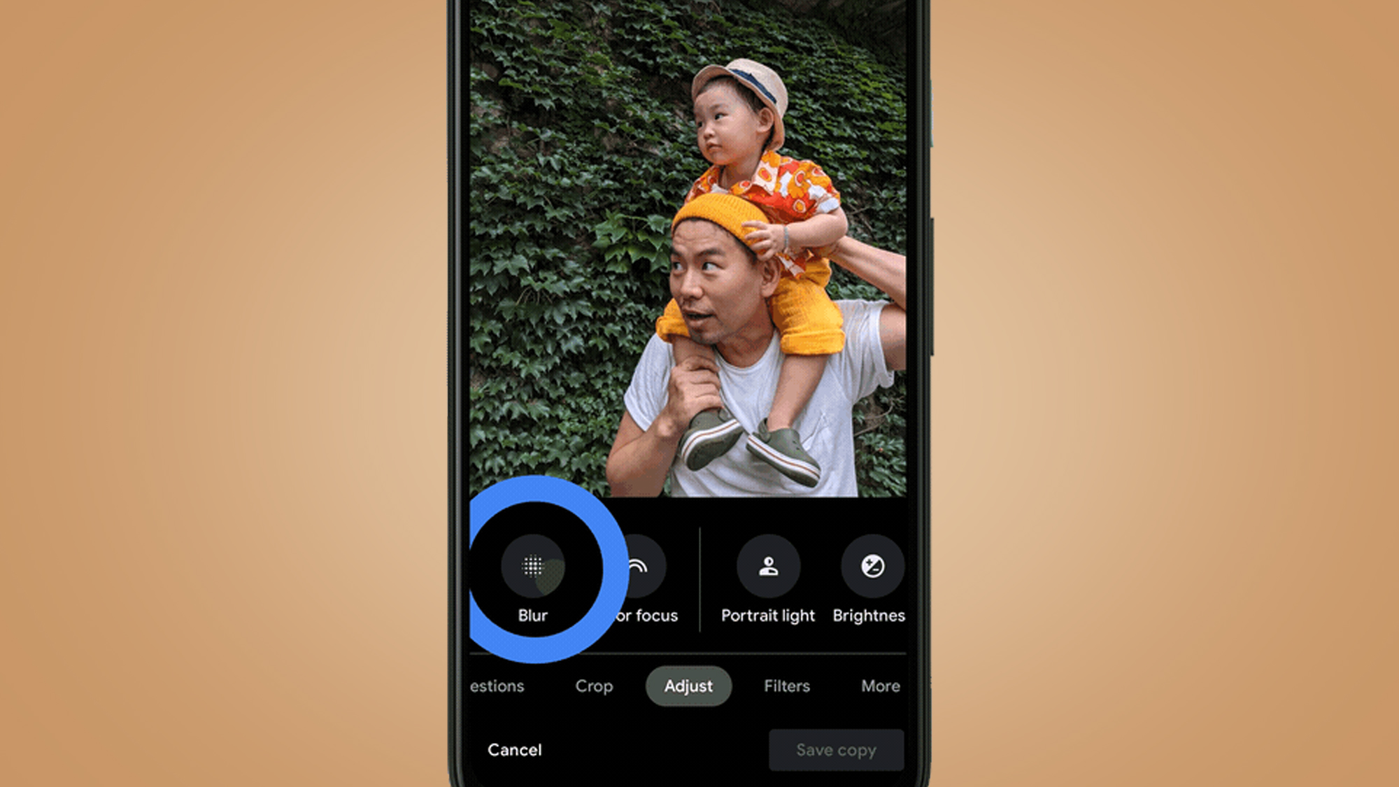 Una pantalla de teléfono que contiene una foto de un hombre y un niño