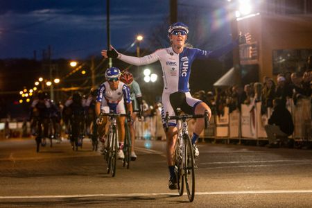 Hannah Barnes (UnitedHealthcare) takes the win with teammate Coryn Rivera second