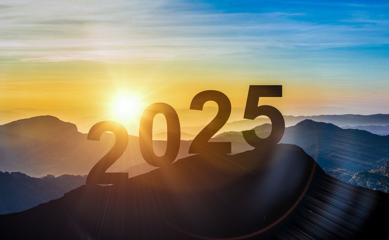 Silhouette of number 2025 on mountain, Happy New Year celebration shiny design. Mountain Top and Beginning of New Year 2025. black silhouette of mountains and 2025 year, in morning during sunrise