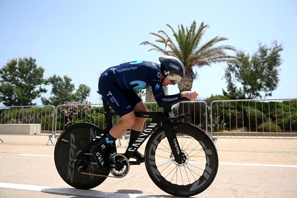 CAGLIARI ITALY JUNE 30 Annemiek Van Vleuten of Netherlands and Movistar Team sprints during the 33rd Giro dItalia Donne 2022 Stage 1 a 47km individual time trial stage from Cagliari to Cagliari ITT GiroDonne UCIWWT on June 30 2022 in Cagliari Italy Photo by Dario BelingheriGetty Images