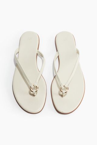 KUDK8oman2N7sqin8aMhNX-320-80 تبيع H&M من بين هذه السراويل البالغة 30 دولارًا كل صيف مثل Clockwork
