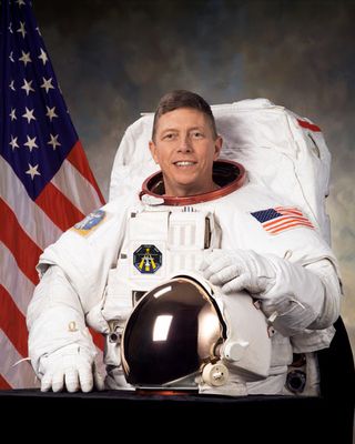 Astronaut Biography: Michael E. Fossum