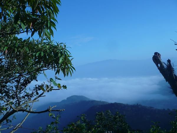 Racers climbed above the clouds.