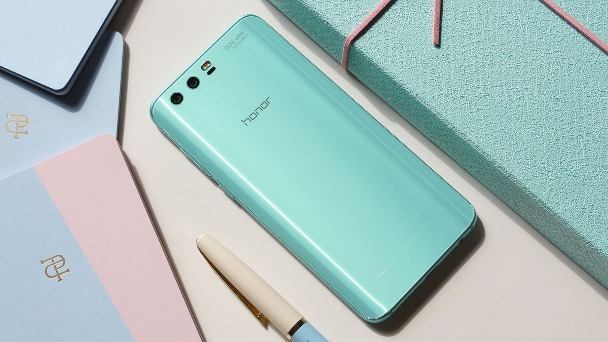 The Robin Egg Blue version of the Honor 9 is a limited edition handset.
