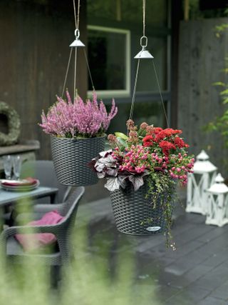 patio gardening ideas: hanging baskets from LECHUZA