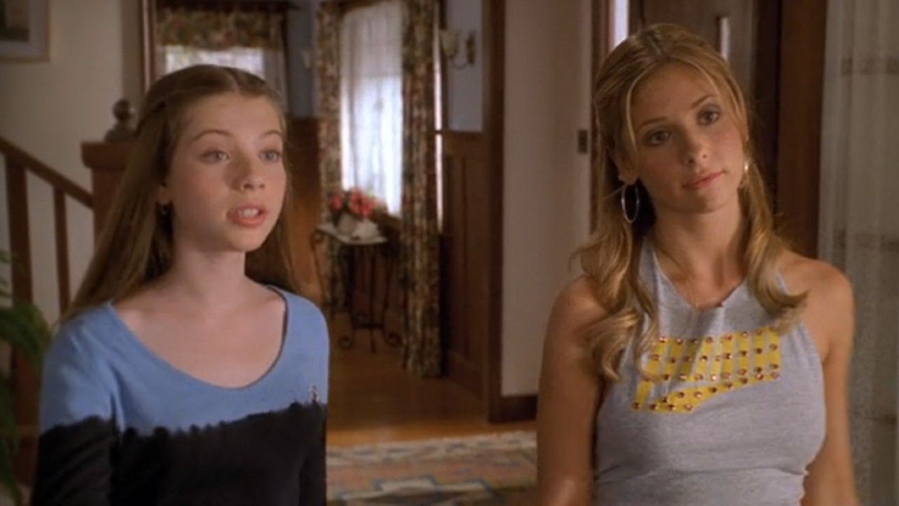 Het is een jaar geleden dat we Michelle Trachtenberg verloren. “Buffy co-ster Sarah Michelle Gellar ‘weet niet zeker hoe’ de tijd zo snel voorbijging” .