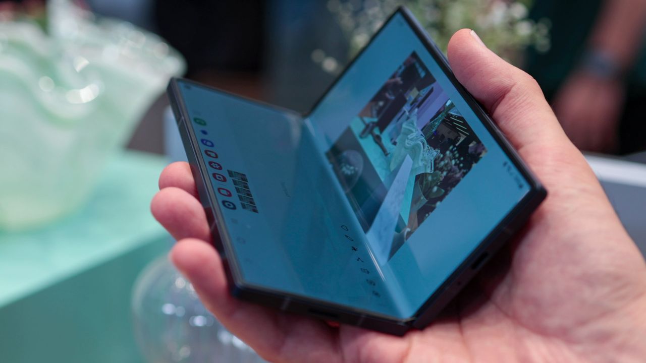 A photo of the Samsung Galaxy Z Fold 6