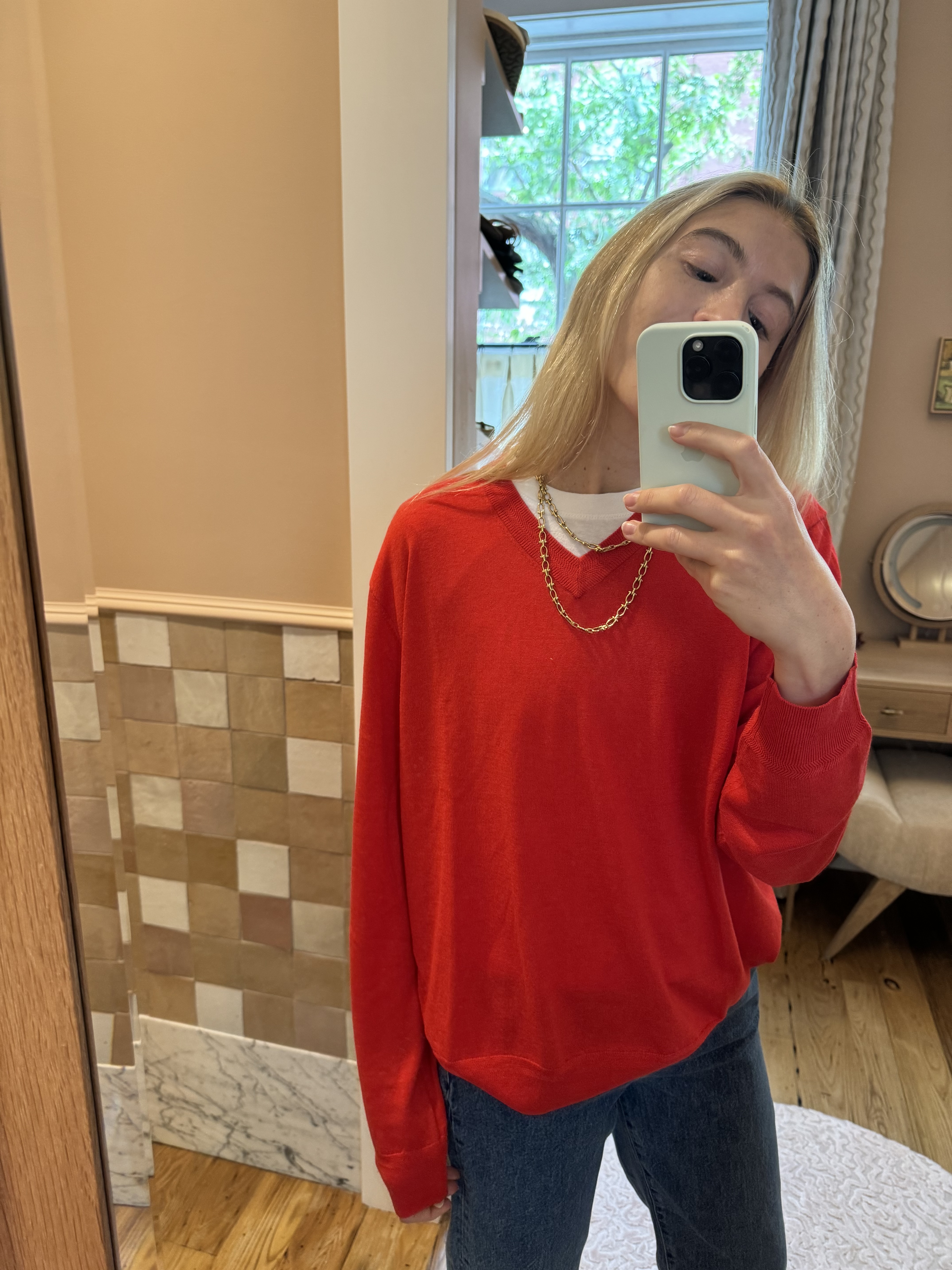 Molly Howard outfits