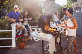how to light a bbq for a party with friends