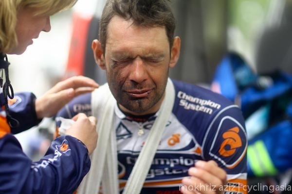 Fabian Schnaidt (Champion System) crashed out of the race on stage 5