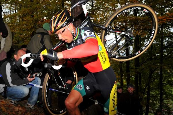 Sven Nys (Landbouwkrediet) would finish 5th in the World Cup's second round.