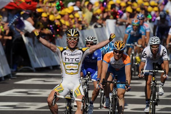 Cavendish celebrates his victory in Brignoles.