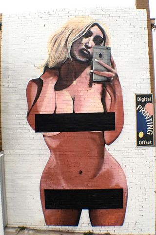 Kim Kardashian naked selfie art