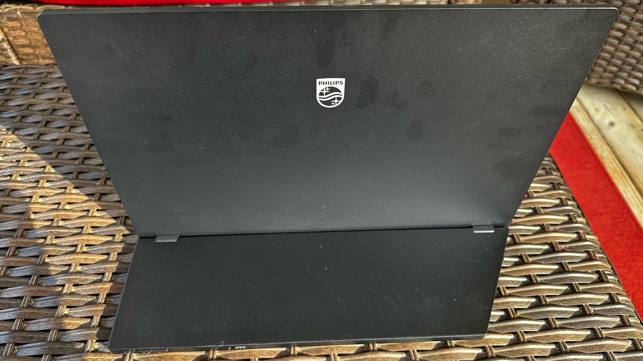 Philips 16B1P3300/27 Portable Monitor
