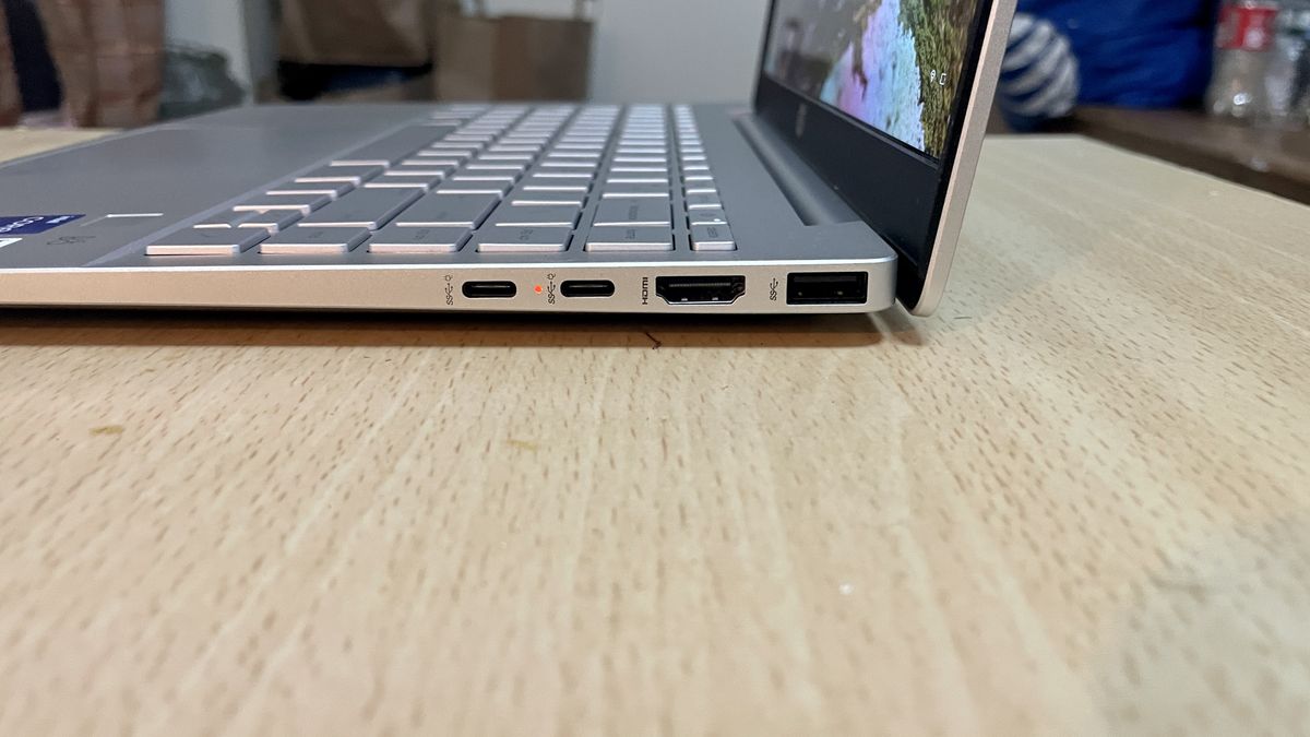 HP Pavilion Plus (14-eh0097nr)