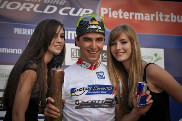 Nino Schurter (Scott-Swisspower) on the podium