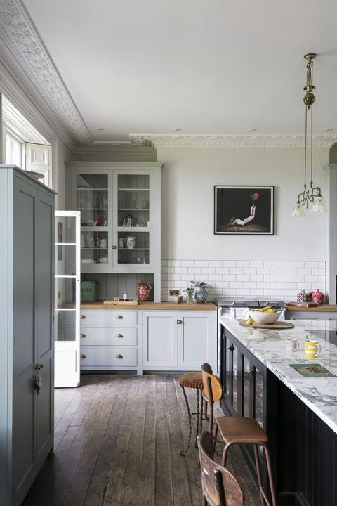 20 Seriously Striking Chic And Contemporary Grey Kitchen Ideas Livingetc